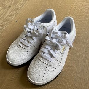 White Puma Sneakers (brand new) size 8 US